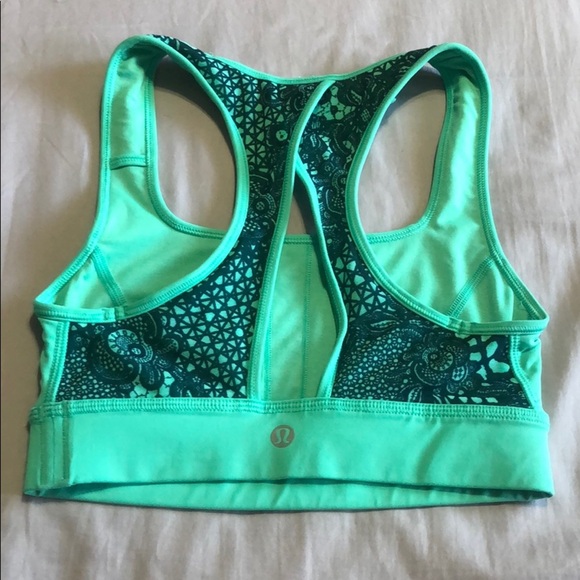 Lululemon Size 2 Sports Bra - Picture 2 of 4